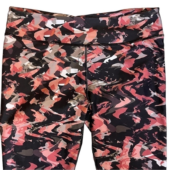 Fabletics (Kate Hudson) Salar Printed PowerHold Terracotta Painted Camo Legging - Picture 6 of 12